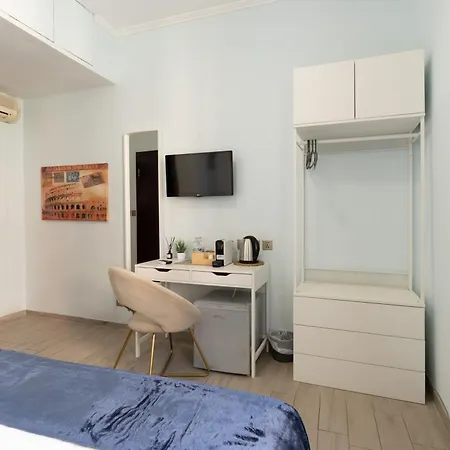 Leoni Di Giada - Close To Station לינה וארוחת בוקר 3*