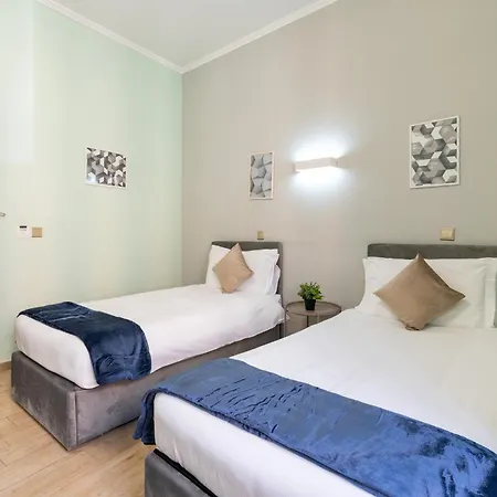 Leoni Di Giada - Close To Station 3* רומא