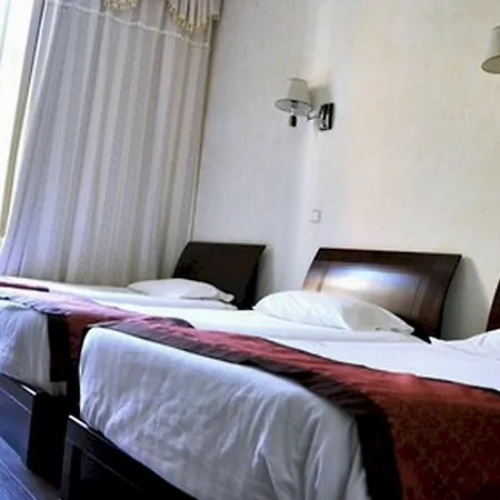 Bed & Breakfast Leoni Di Giada