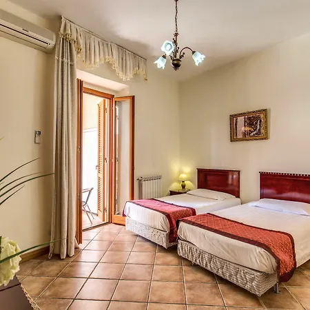 Leoni Di Giada - Close To Station Bed & Breakfast